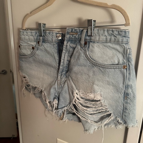 ZARA cut off distressed jean shorts - Picture 2 of 4